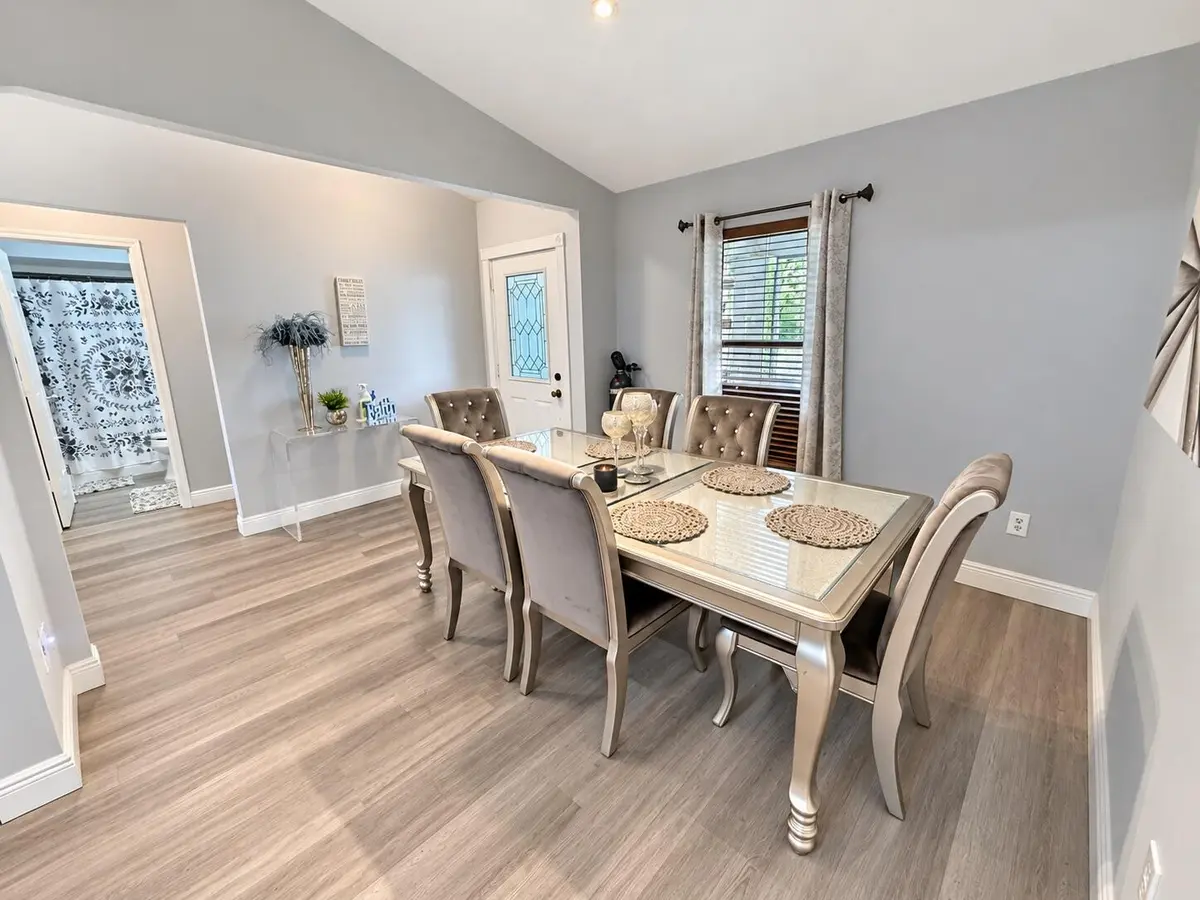 Dining at 4222 NW 6th Court, Deerfield Beach