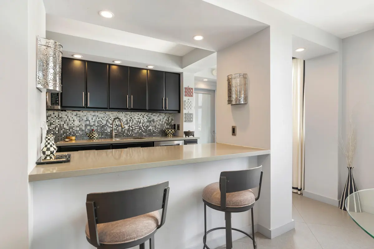 low-8 at 1801 S FLAGLER Drive 1411, West Palm Beach