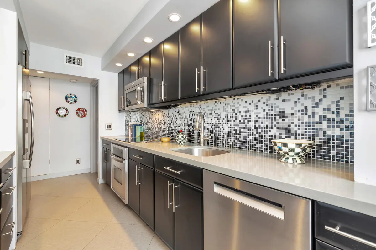 low-9 at 1801 S FLAGLER Drive 1411, West Palm Beach