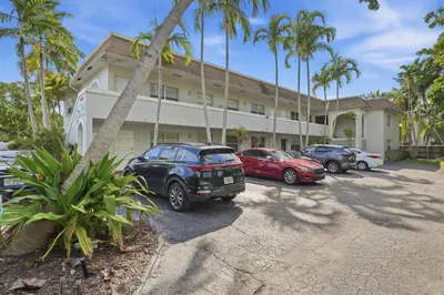 3421 NE 15th Avenue 9, Oakland Park – Condominium for sale