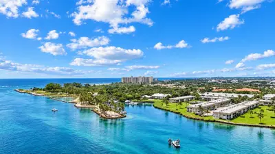 755 Saturn Street A104, Jupiter – Condominium for sale