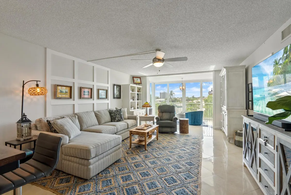Porcelain Floors at 930 DOGWOOD Drive 457, Delray Beach