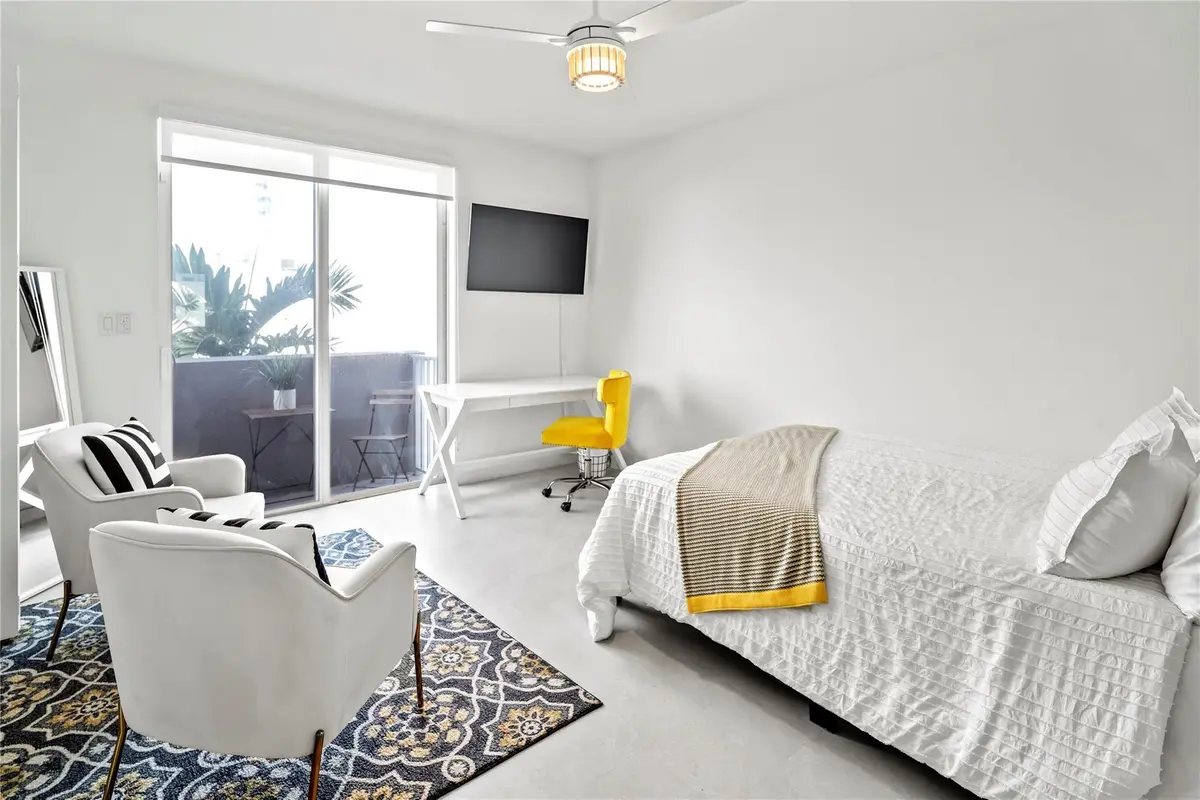 Photo 2 at 410 NE 36TH Street 7, Oakland Park