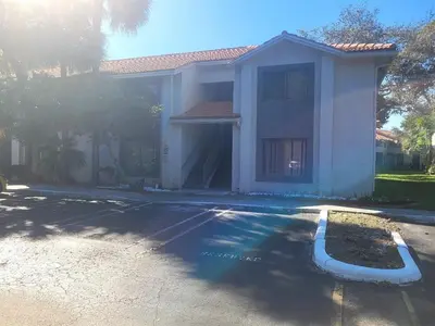 3208 CORAL LAKE Lane 3208, Coral Springs – Condominium for rent