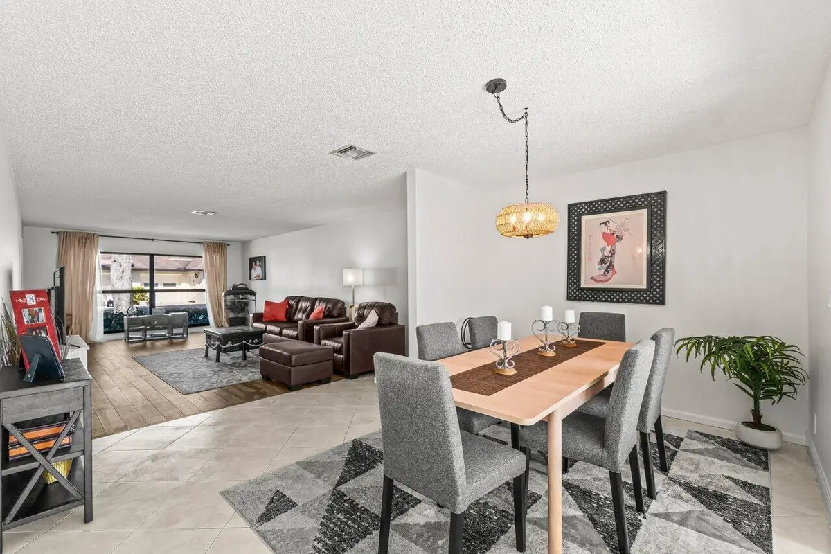 Dining at 4862 Equestrian Road, Boynton Beach
