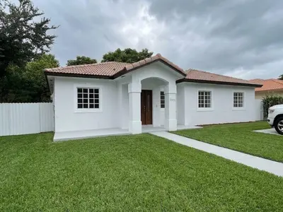 16307 NW 91st Avenue, Miami Lakes – Single Family Residence for rent