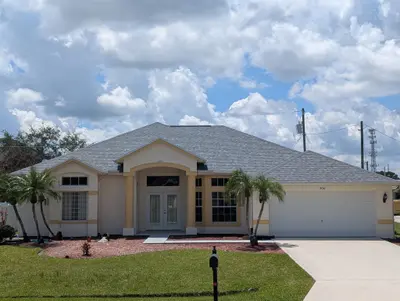 386 SW Donna Terrace, Port St. Lucie – Single Family Residence for sale