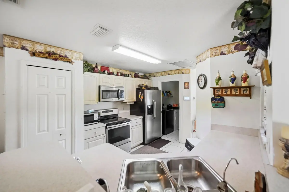 _DSC3430 at 1512 N 42ND Street, Fort Pierce