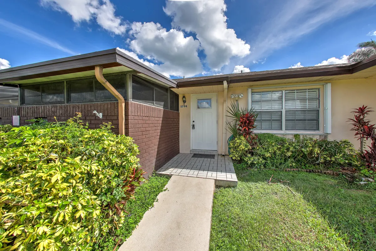 5794 Moss Ct Fort Pierce FL 34982 -02 at 5794 Moss Court 7E, Fort Pierce