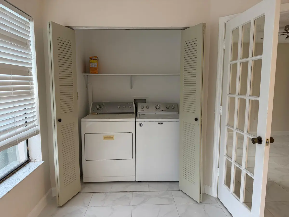 5074bcdd-ad77-4c3a-ada6-9cc3cbbe1f5a at 2926 S UNIVERSITY Drive 6105, Davie