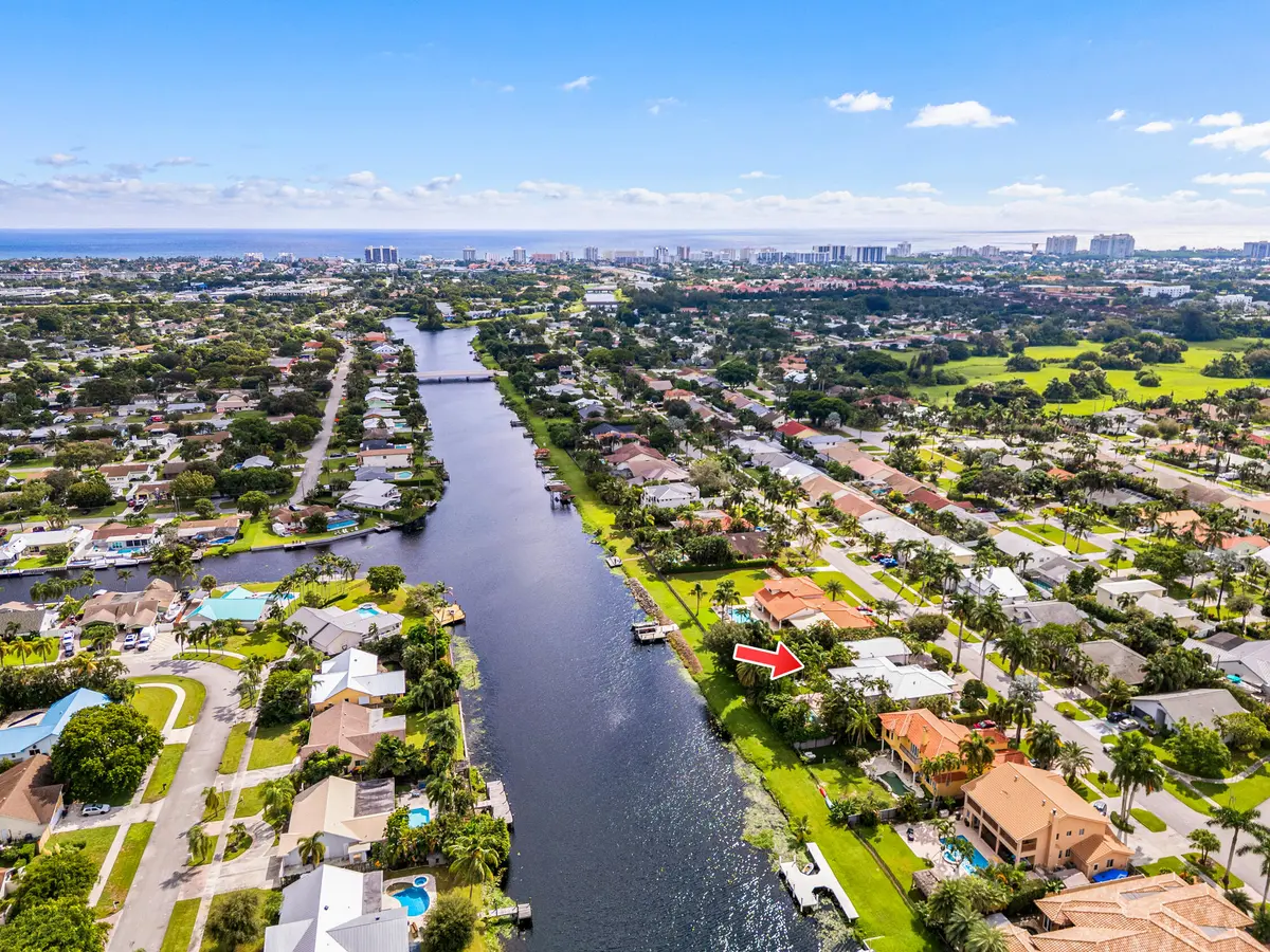 Location at 389 Oregon Lane, Boca Raton