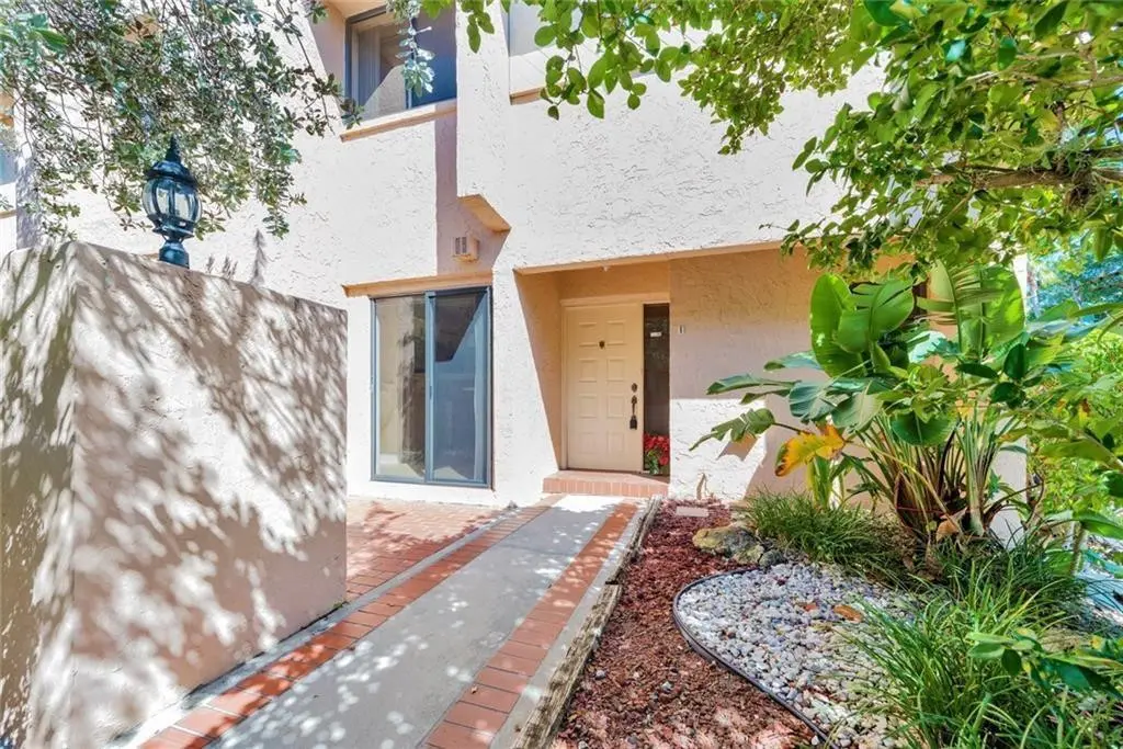 Photo 7 at 5201 NE 14TH Terrace 1, Fort Lauderdale