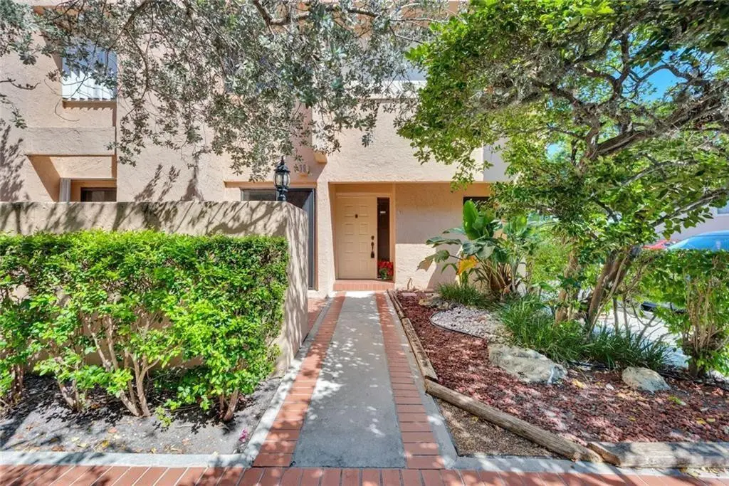 Photo 8 at 5201 NE 14TH Terrace 1, Fort Lauderdale