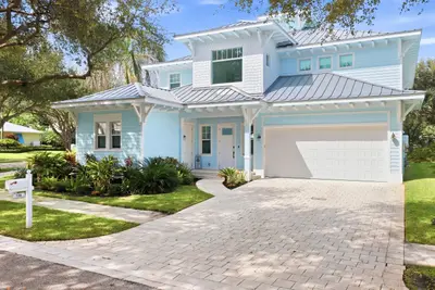 136 INTRACOASTAL Circle, Tequesta – Single Family Residence for sale