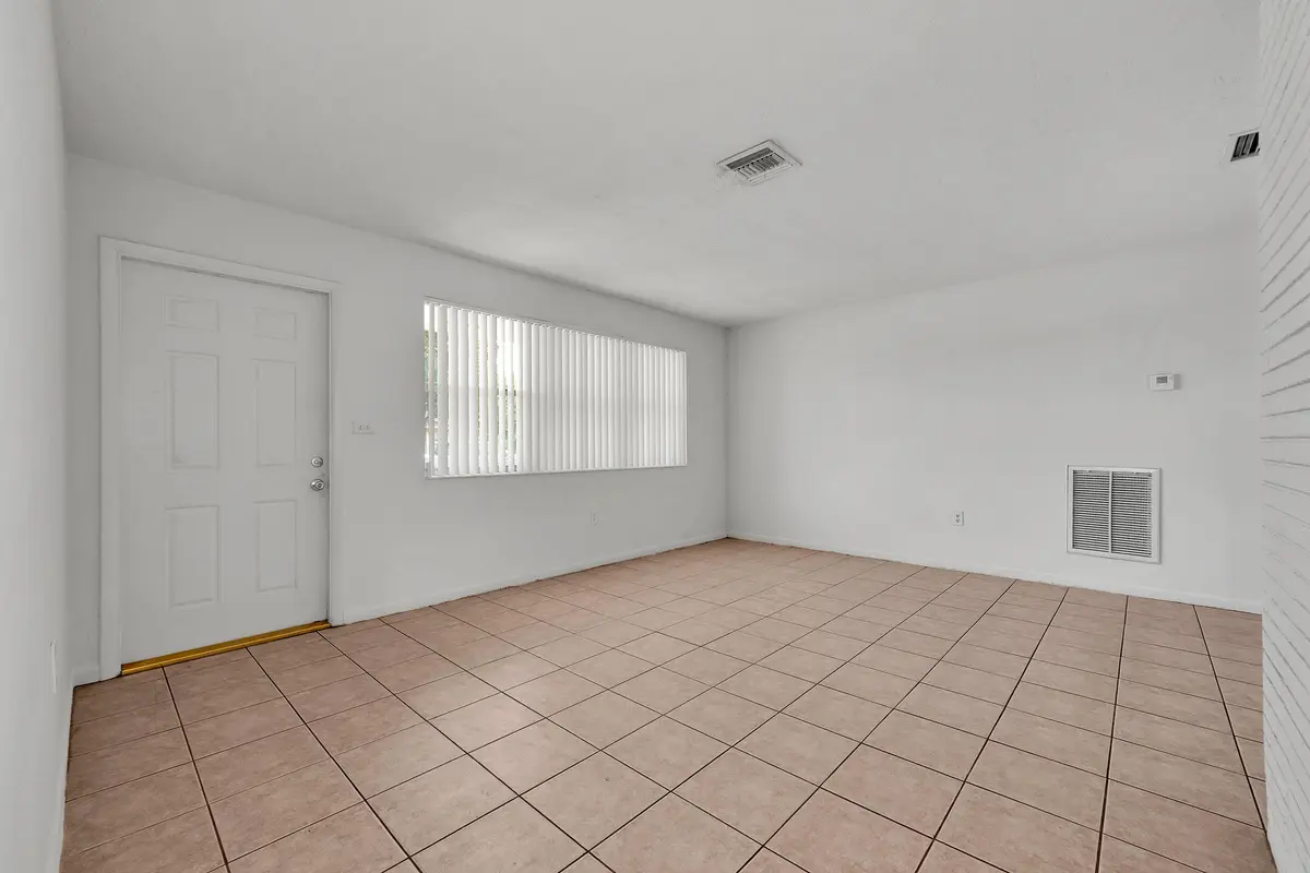 6481 PIERCE Street, Hollywood, FL – photo 2