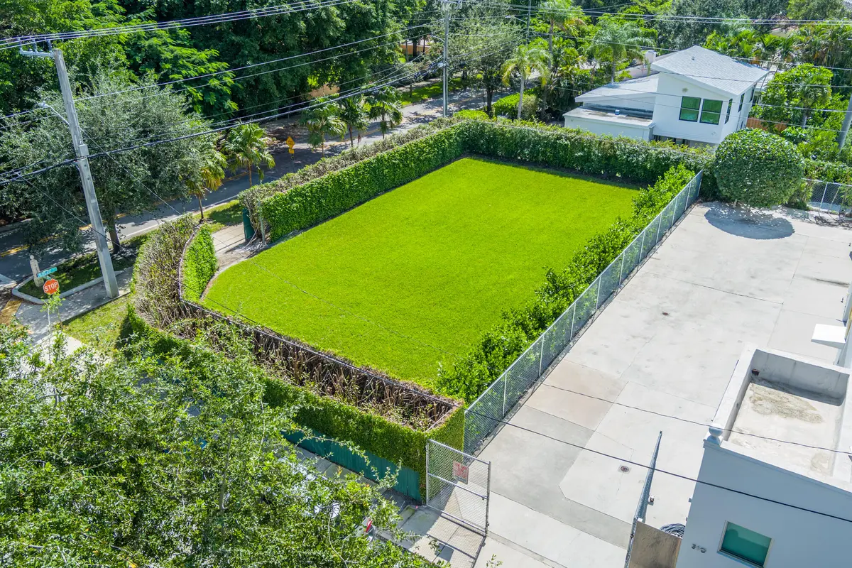 low-10 at 2005 S Olive Avenue, West Palm Beach