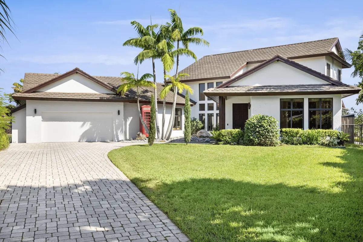 Front at 6787 BAYSHORE Drive, Lake Worth
