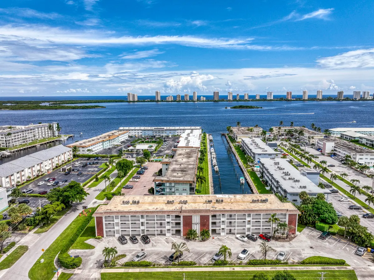 DJI_0365 at 236 Castlewood Drive 205, North Palm Beach