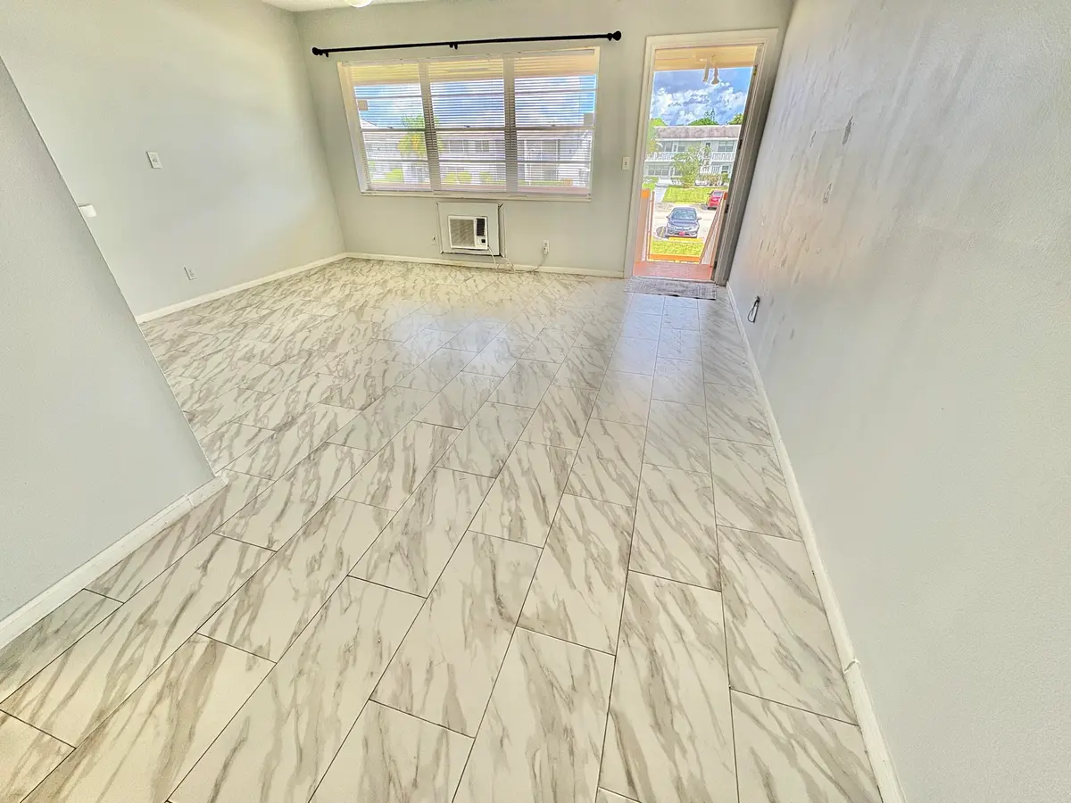 ceramic tiles at 47 EASTHAMPTON B, West Palm Beach