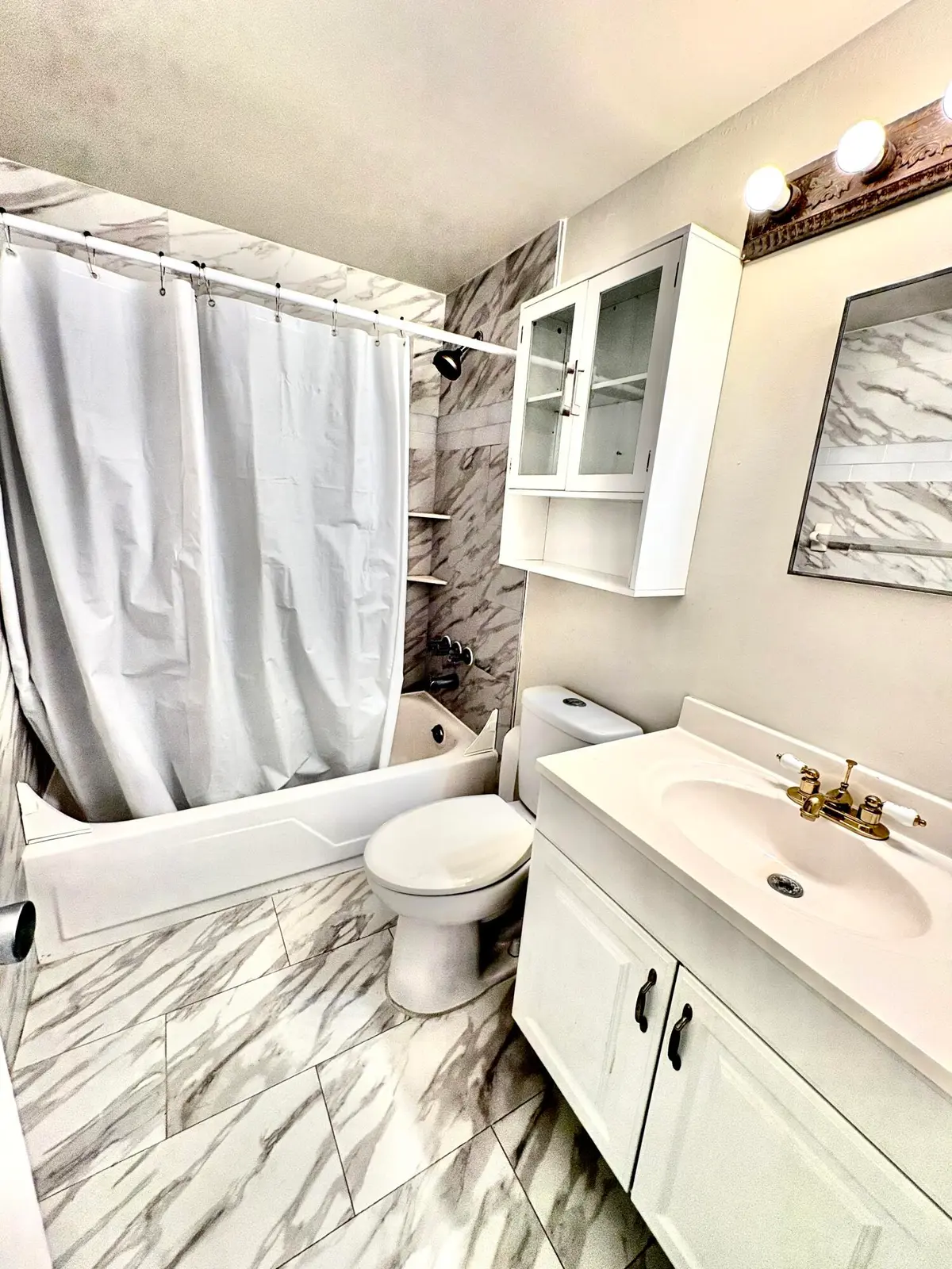 full bath at 47 EASTHAMPTON B, West Palm Beach