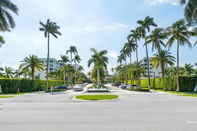 44 COCOANUT Row 222B, Palm Beach – Condominium for rent