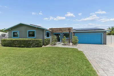 405 Chapel Hill Boulevard, Boynton Beach – Single Family Residence for sale