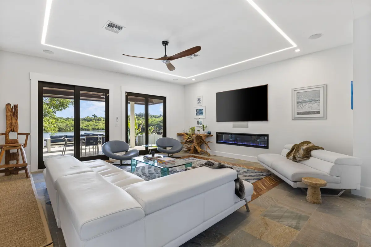 Living at 6787 BAYSHORE Drive, Lake Worth