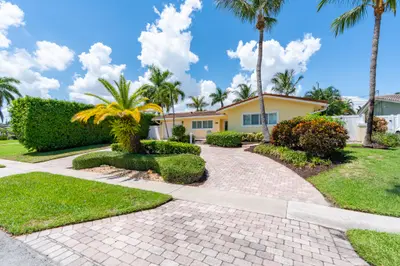 1271 SW 9TH Street, Boca Raton – Single Family Residence for sale