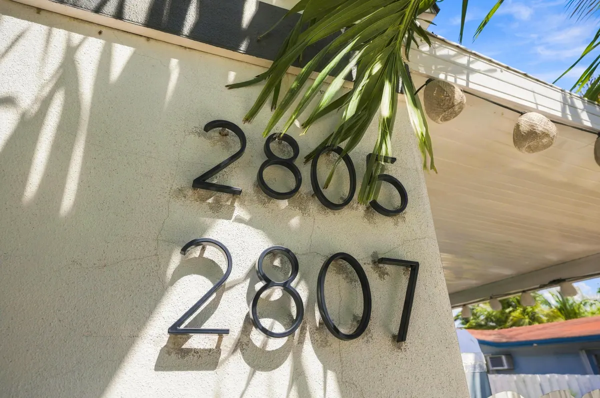 AR Media 19 at 2805 NW 11th Street, Miami