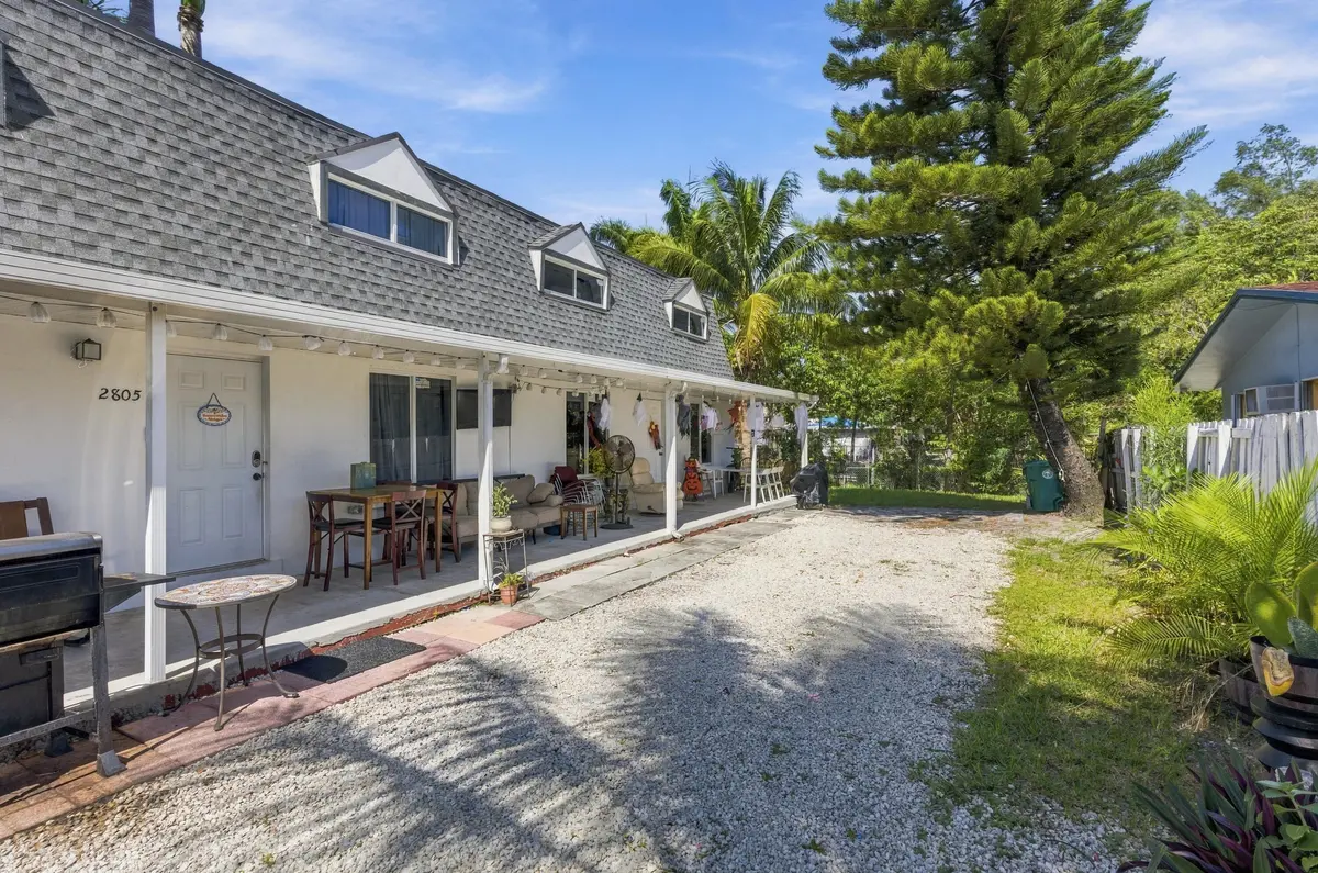 AR Media 21 at 2805 NW 11th Street, Miami