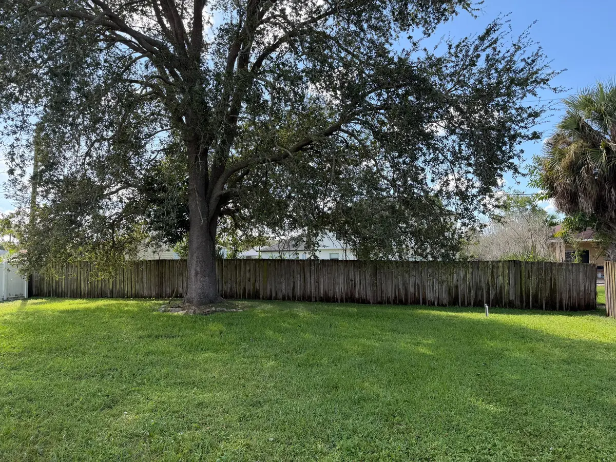 83c6d1e8-552e-4d3a-9aea-a53941518904 at 166 SW Ray Avenue, Port St. Lucie