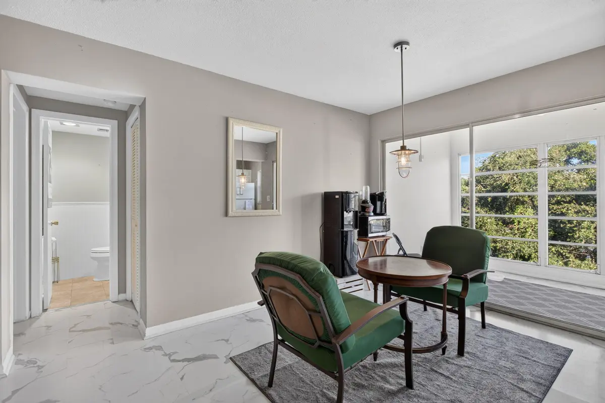 Dinng Area at 941 Crystal Lake Drive 307, Deerfield Beach