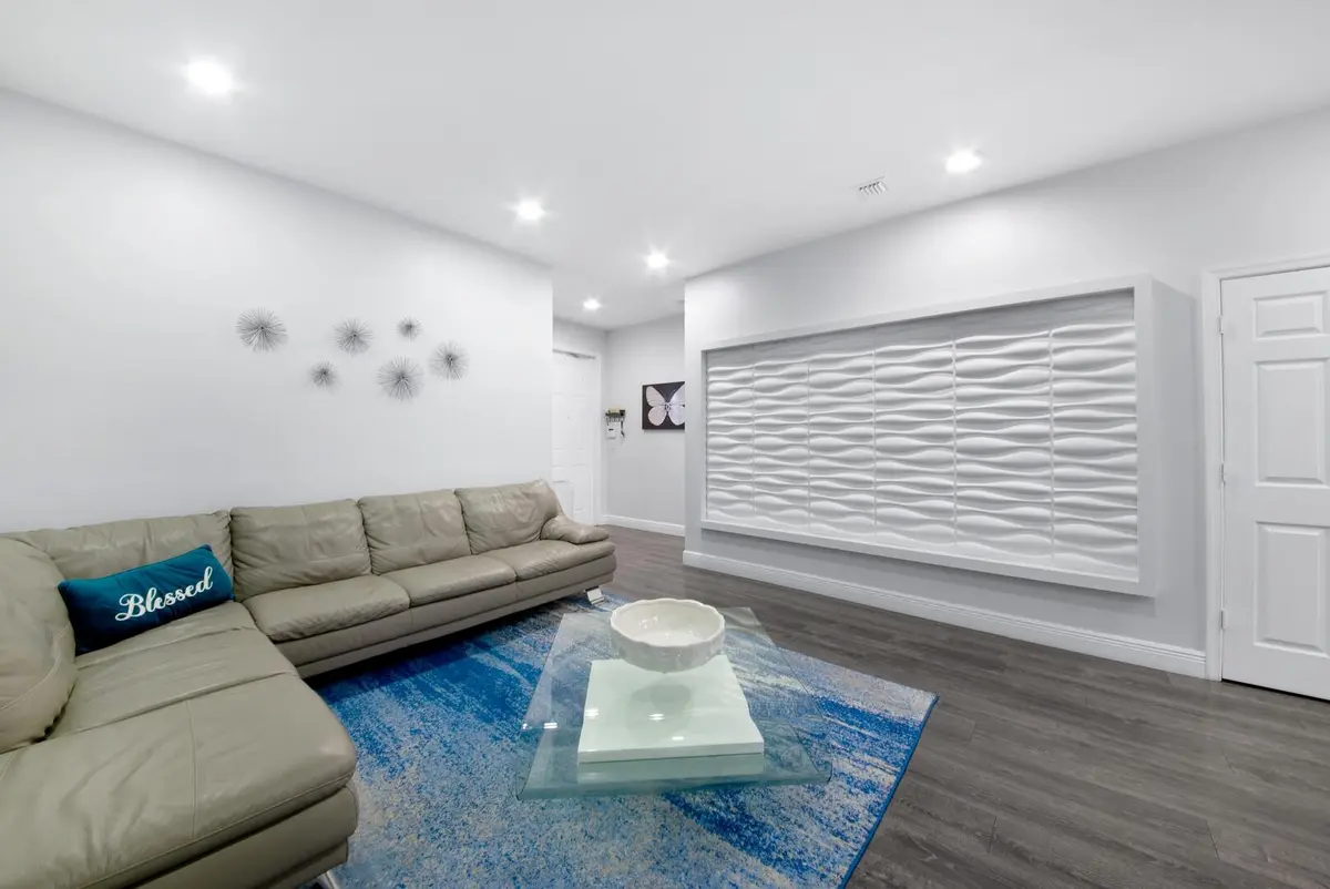 Neutral Flooring at 6960 LONG PINE Circle, Coconut Creek
