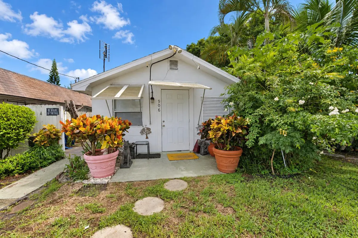 906 front of house at 906 S J Street, Lake Worth Beach