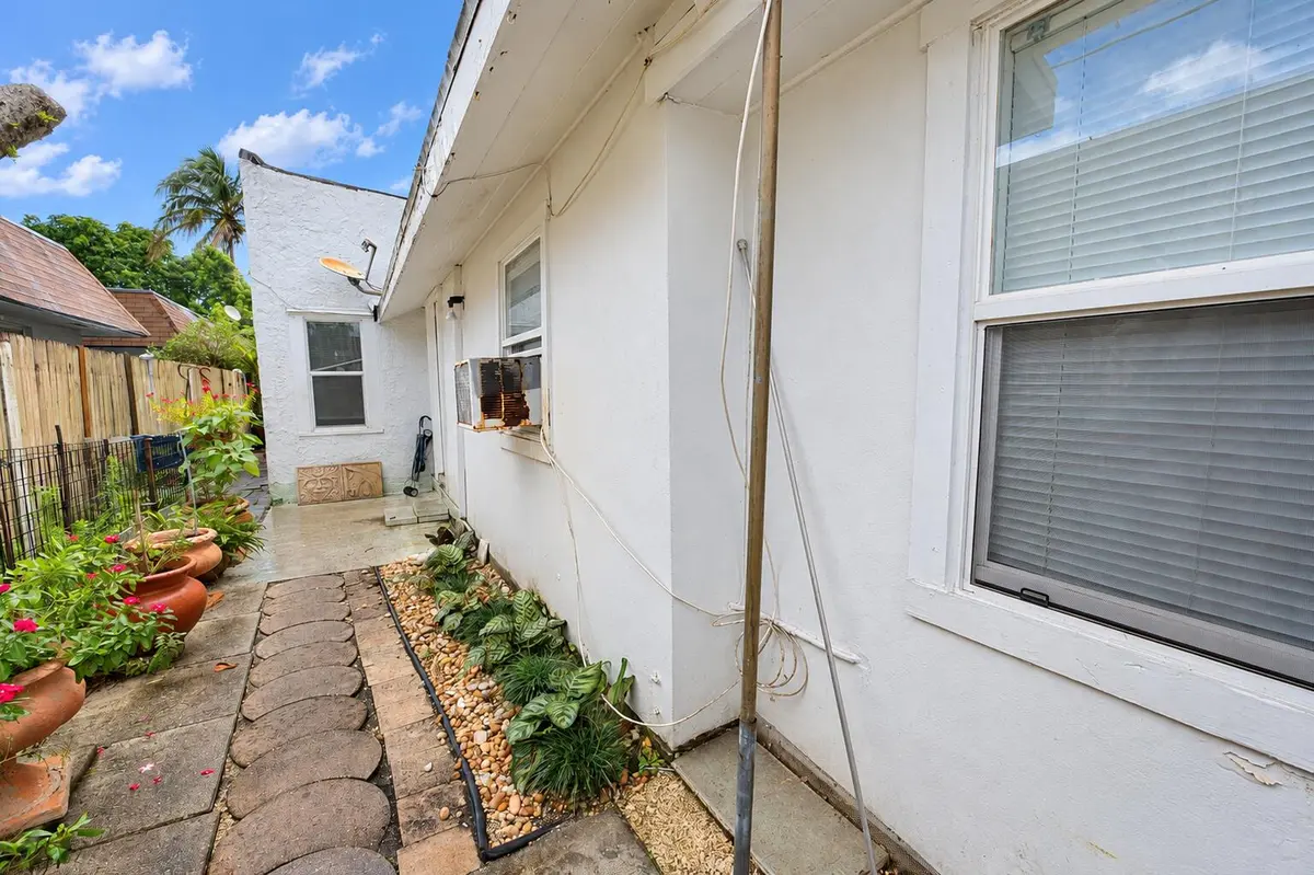 906 side 2 at 906 S J Street, Lake Worth Beach