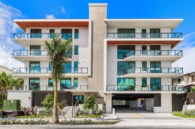 87 Isle Of Venice Drive 202s, Fort Lauderdale – Condominium for sale