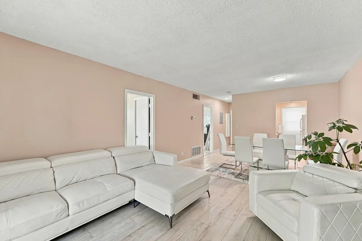 1117 Lake Ter 112 - Living at 1117 LAKE Terrace 112, Boynton Beach