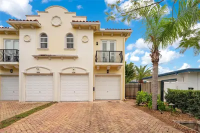 1108 NE 16TH Avenue, Fort Lauderdale – Townhouse for rent
