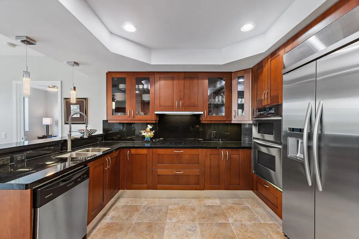 Breakfast Bar at 3630 Gardens Parkway 304c, Palm Beach Gardens