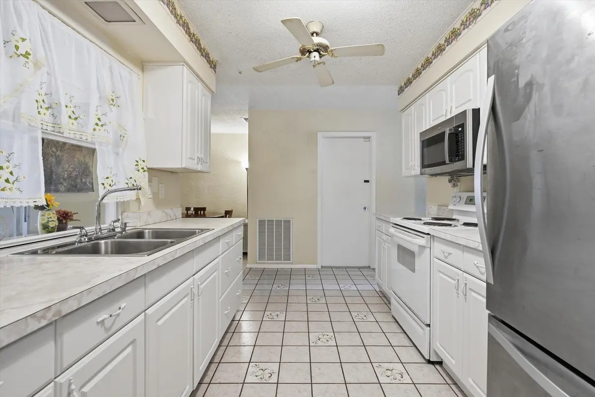 17-7510 Nw 71st Ave_017 at 7510 NW 71st Avenue, Tamarac
