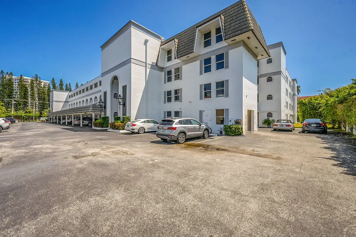 800 E Camino Real 305 at 800 E Camino Real 305, Boca Raton