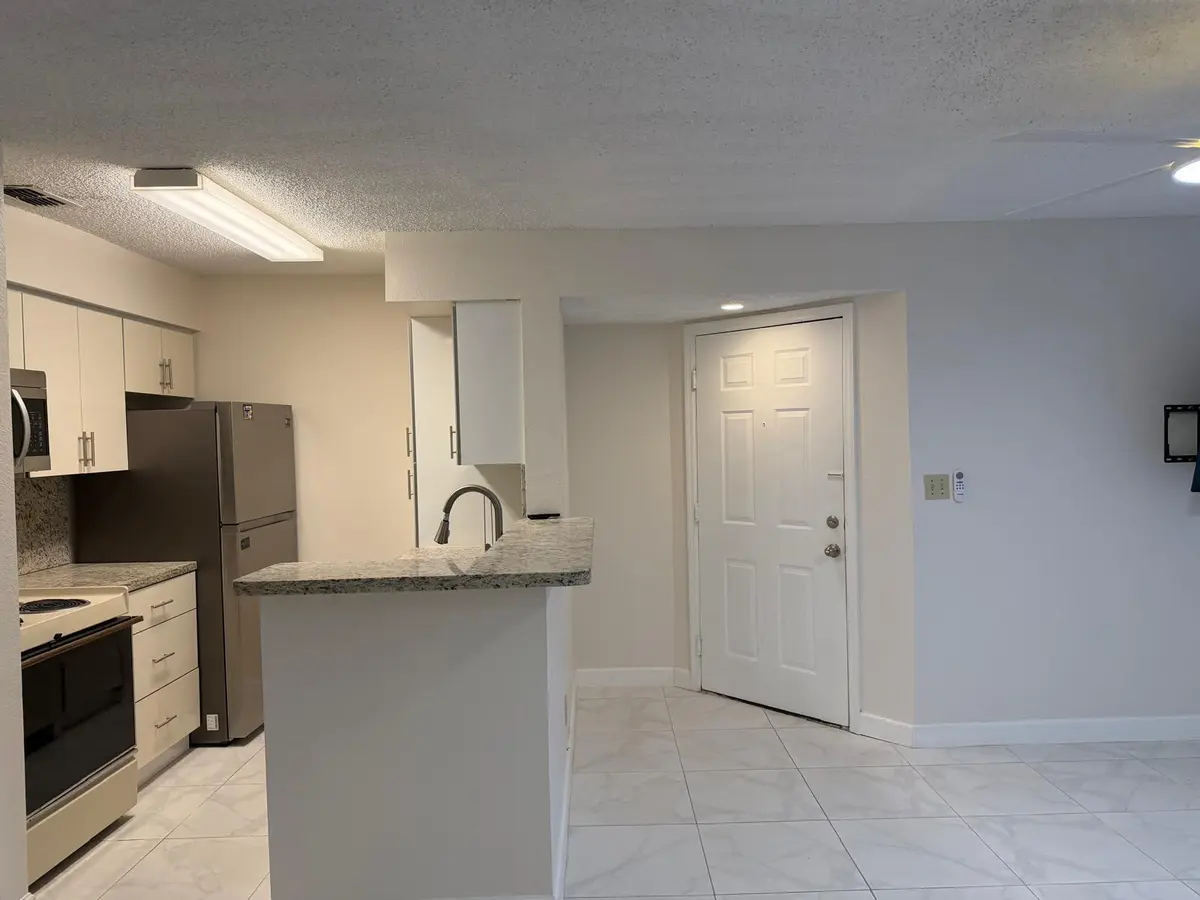 04a3958c-a410-4ad3-8294-5e0d1f6c1f6b at 2926 S UNIVERSITY Drive 6105, Davie
