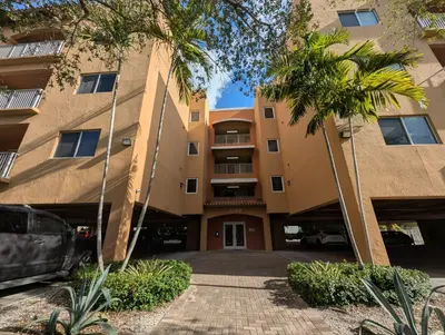 1300 NE 109TH Street 301, Miami – Apartment for rent