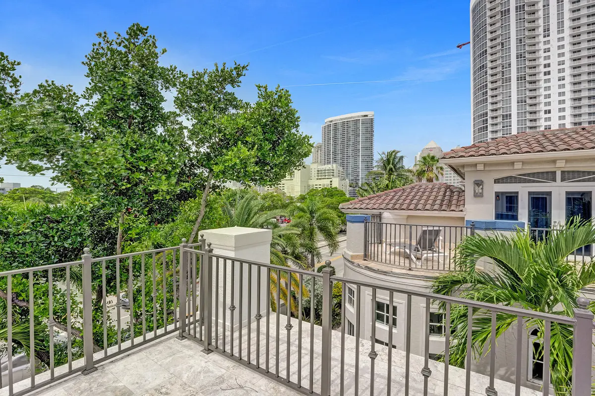 DSC08394 at 827 SE 2ND Court, Fort Lauderdale