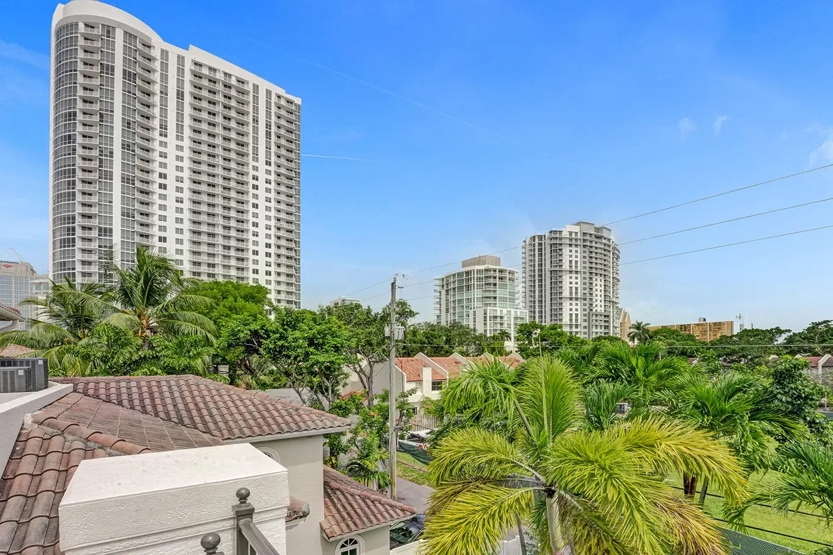 DSC08397 at 827 SE 2ND Court, Fort Lauderdale