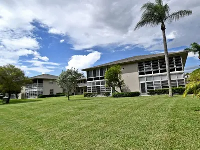 12 Lake Vista Trail 202, Port St. Lucie – Condominium for sale