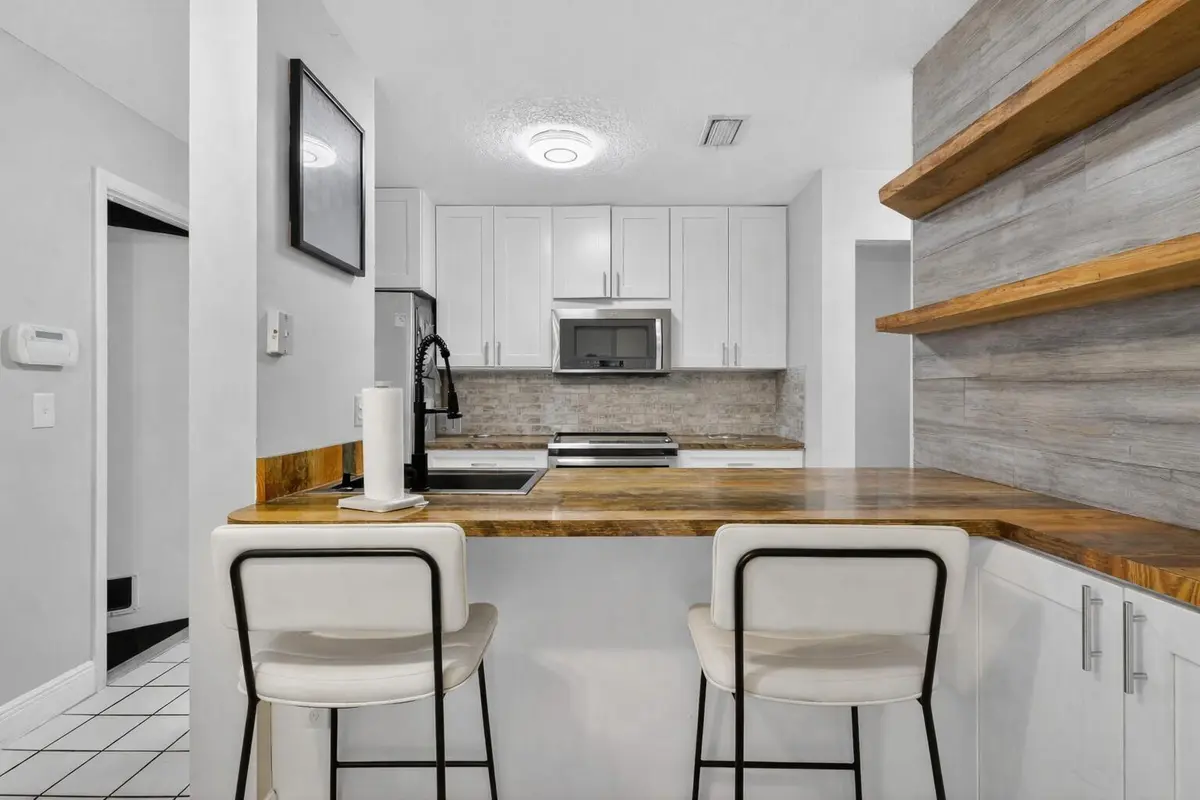 Image Jan 5, 2026 at 10_55_32 PM at 12228 SAG HARBOR Court 2, Wellington