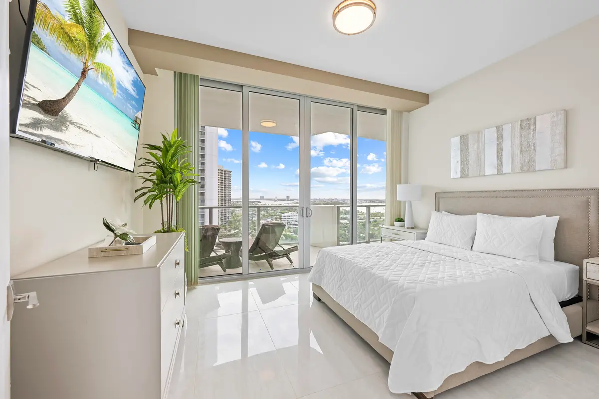 _jjl9673 at 3100 N Ocean Drive H1707, Singer Island