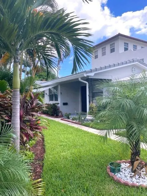 Front Exterior at 325 NOTTINGHAM Boulevard 1, West Palm Beach