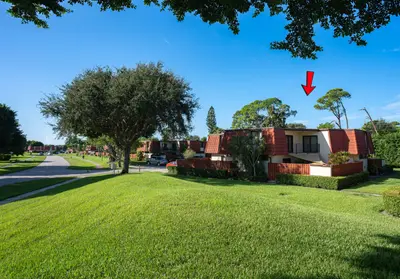 3846 VICTORIA Drive, West Palm Beach – Townhouse for rent